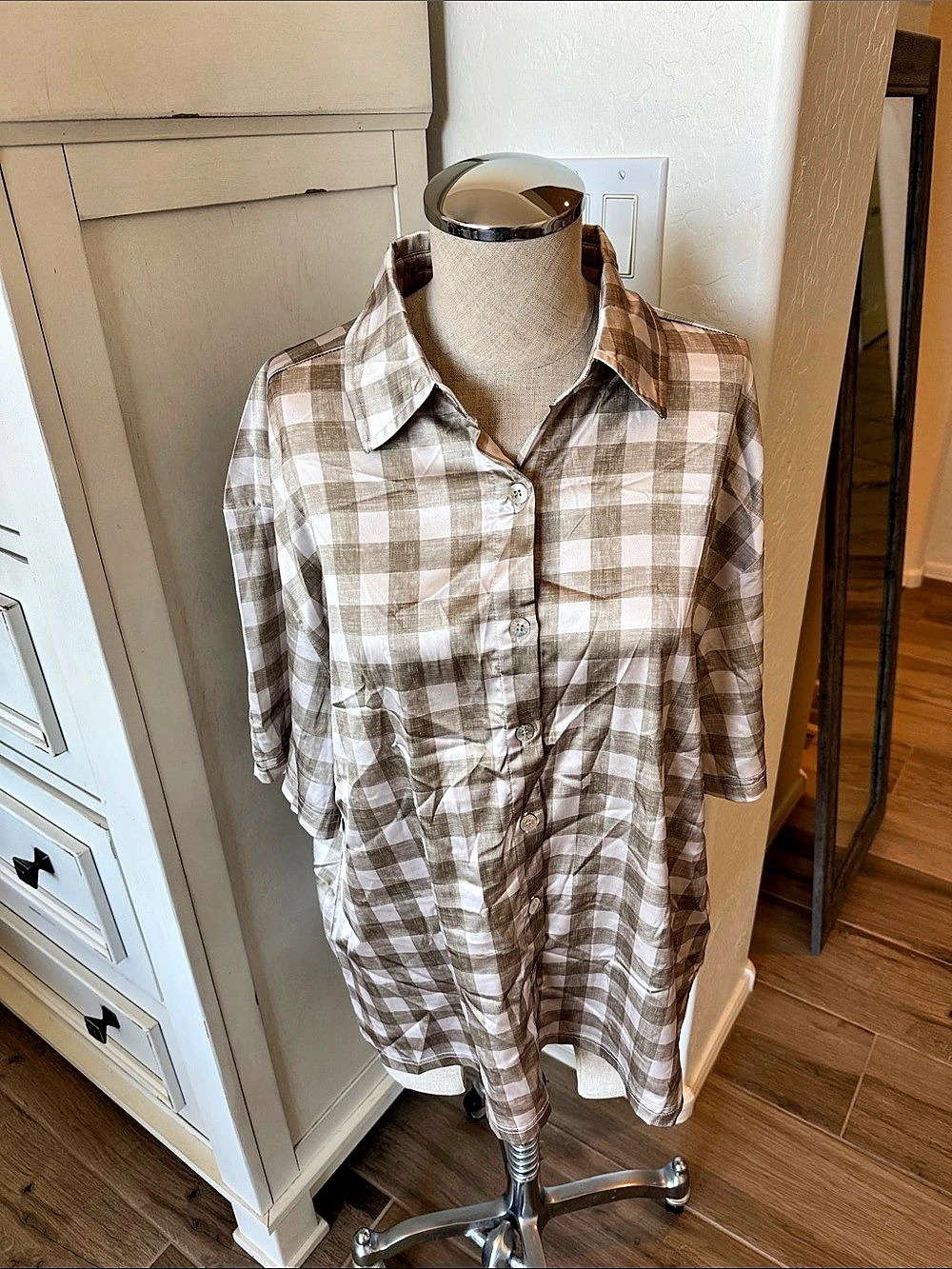 LATES by Kate M large scale Gingham satin 2 piece pjs set